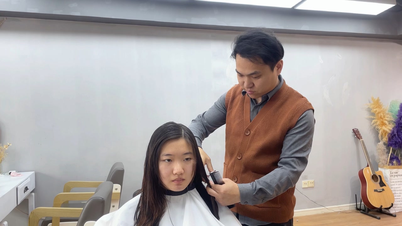 被迫剪了个短头发