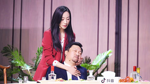 贾冰韩雪爆笑演小品《四十而已》