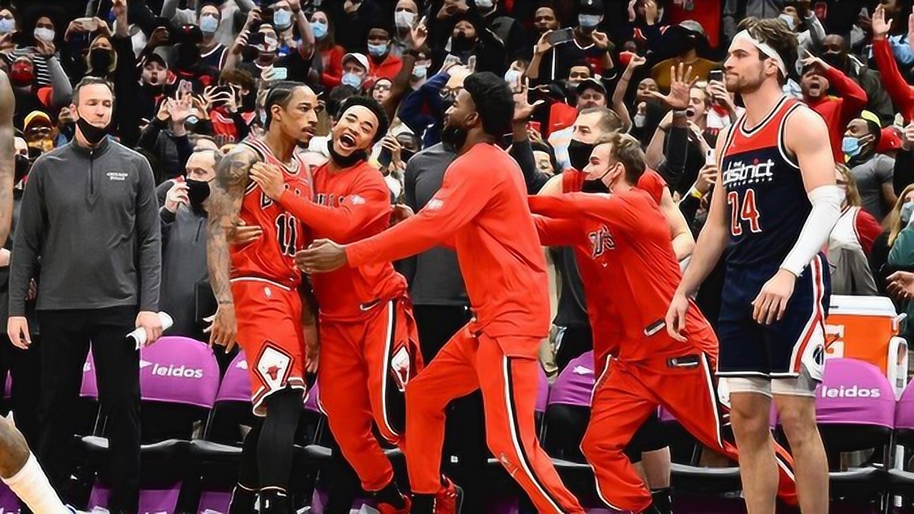 阿德背靠背传奇绝杀 威少相似迷惑失误 盘点NBA赛场上那些“复刻瞬间”