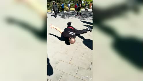 尝试单手飞机撑