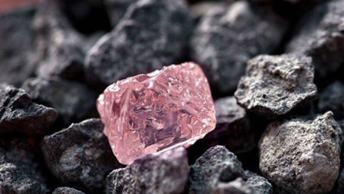 实拍非洲工人淘"血钻"现场!沾满鲜血的钻石,出口到世界各地