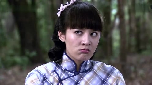 为杀鬼子,3位美女苦练刀功,穿着旗袍耍大刀!