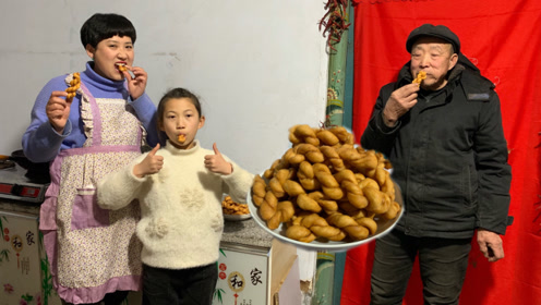 时 间:2020-01-04上传者:乡间小徐简 介:教你在家做小麻花,香酥可口