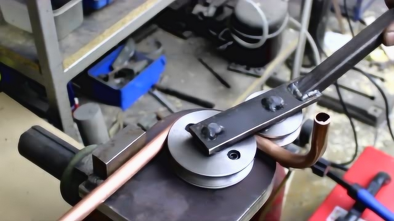 牛人制作一个钢管折弯工具,太实用了,效果不比机械差