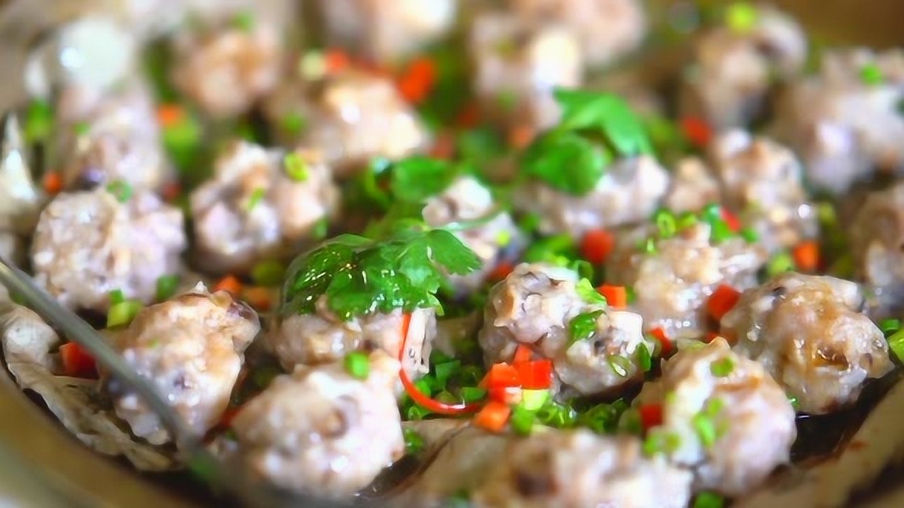 谢伟兴-能仁居荷叶蒸肉丸