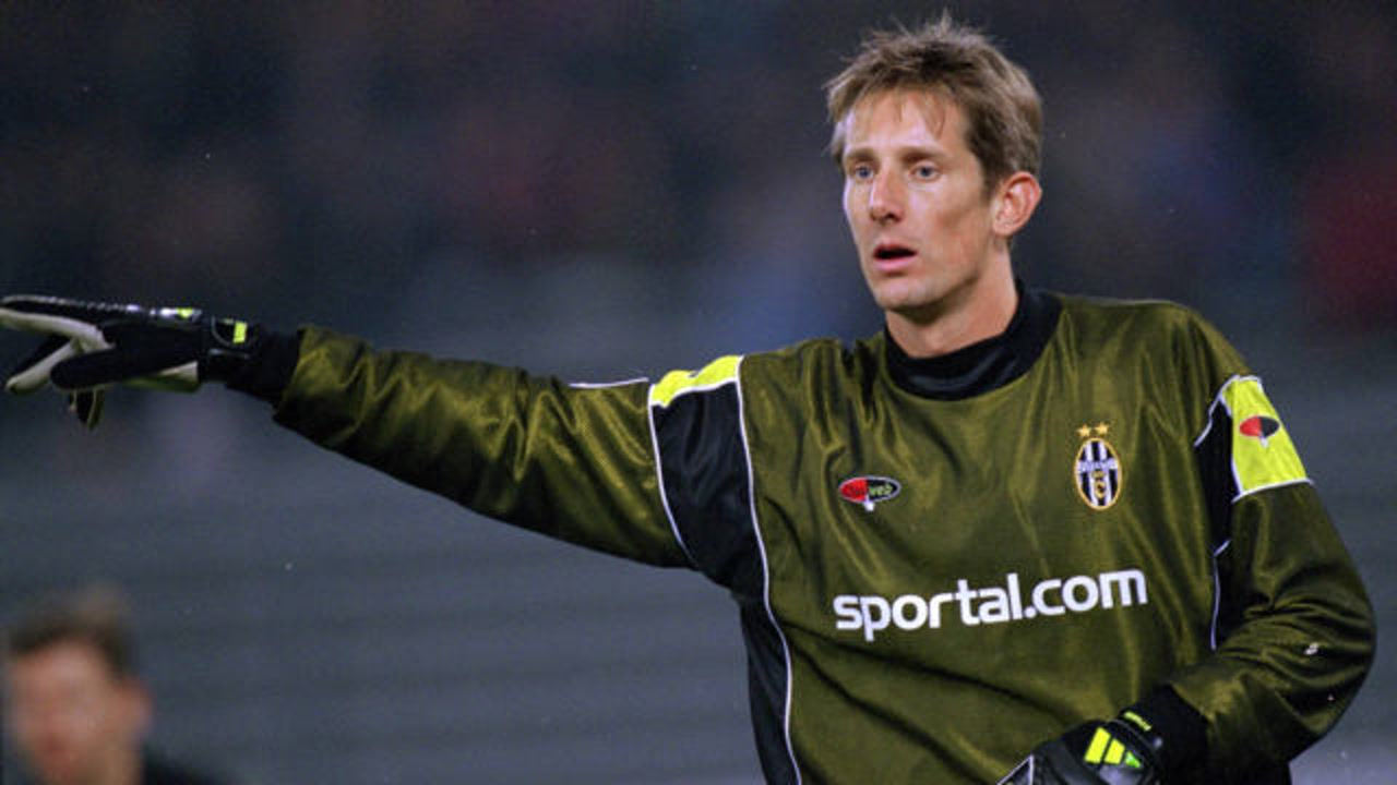 荷兰铁闸!少年范德萨欧冠精彩扑救集锦,原来曼联门神年轻这么厉害!