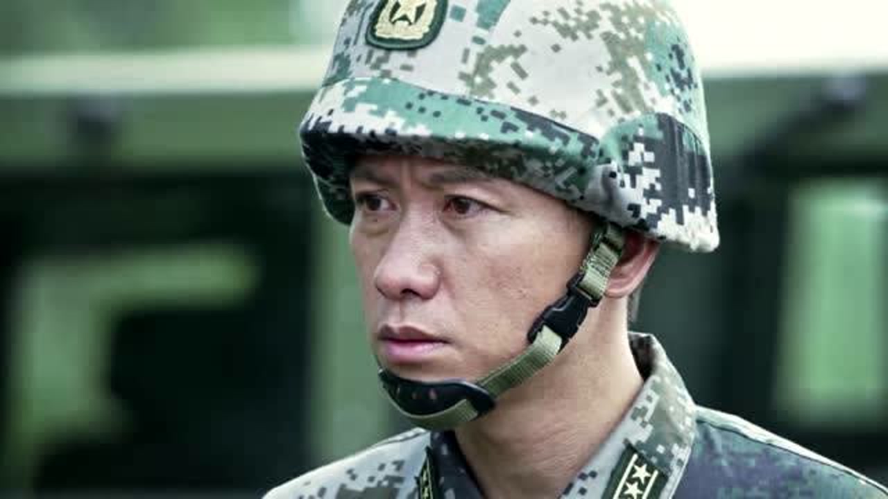 蓝军出击:王旅长和参谋讲话,收到韩鹏发来的照片,气坏了