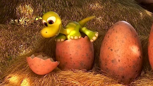 小恐龙孵化,三个恐龙蛋孵化出三只小恐龙,最大的蛋居然出来只最小的.