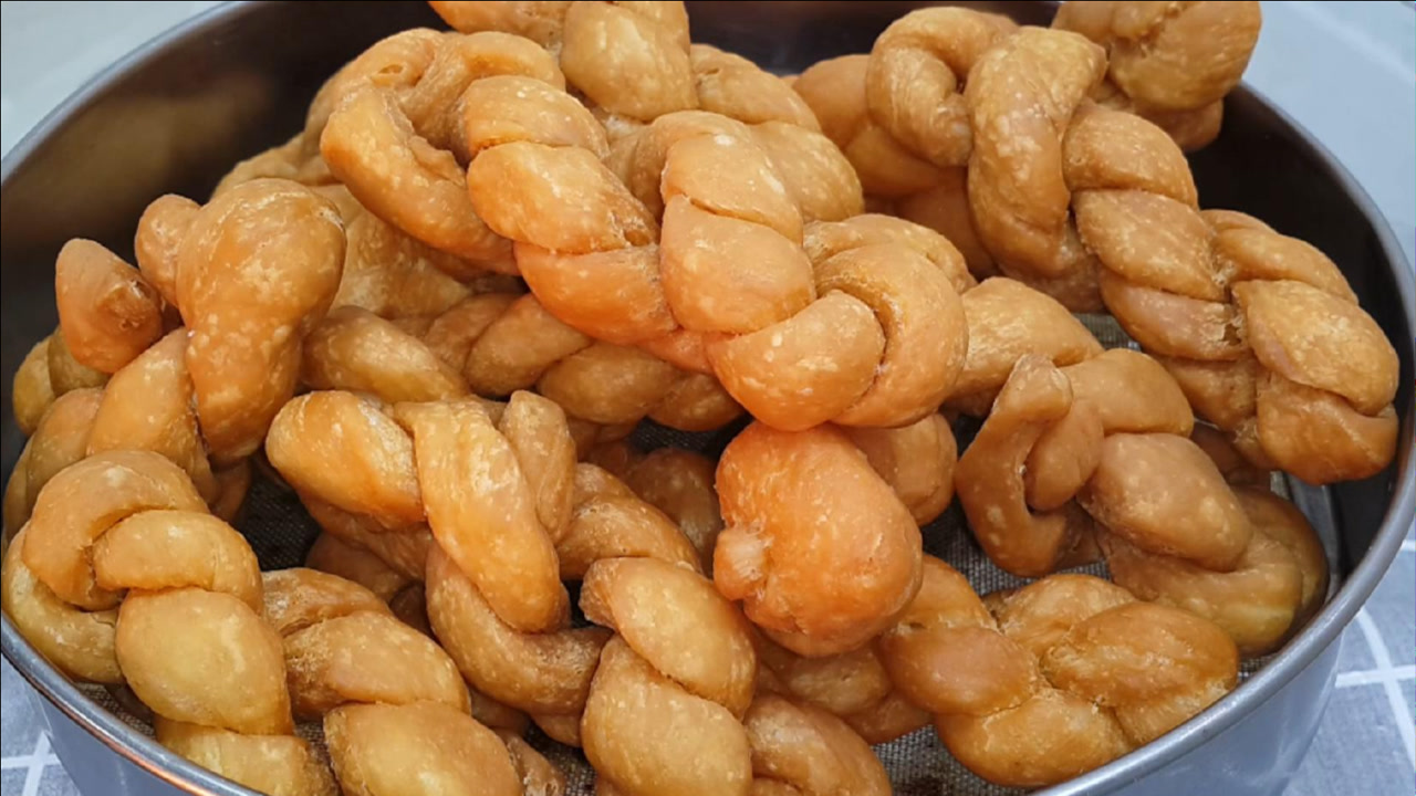 麻花(以面粉、鸡蛋为主用料的中国特色小吃)_搜狗百科