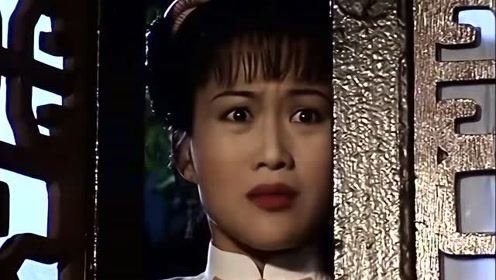 阿珂去看韦小宝,没想到韦小宝正在被虐待,阿珂这下心里犯嘀咕了