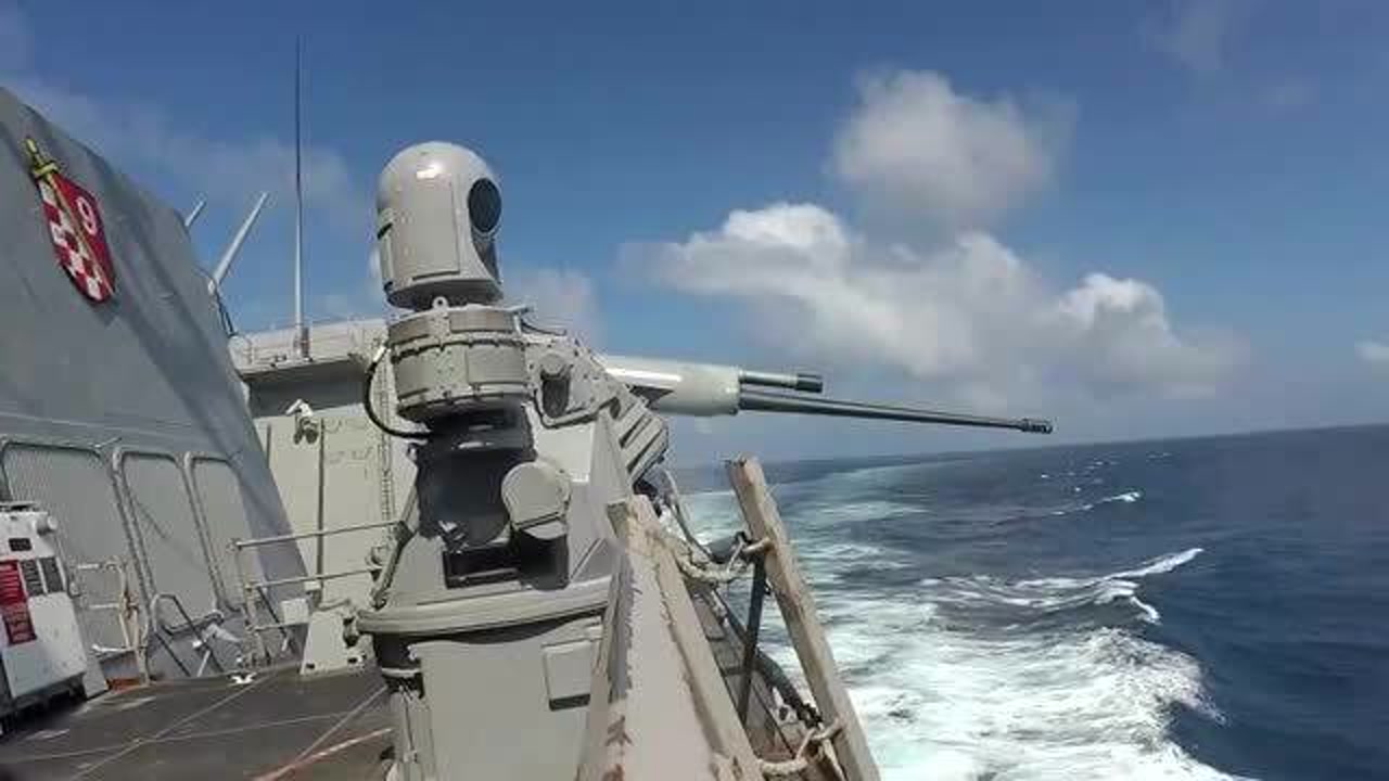 舰载机炮一阵突突