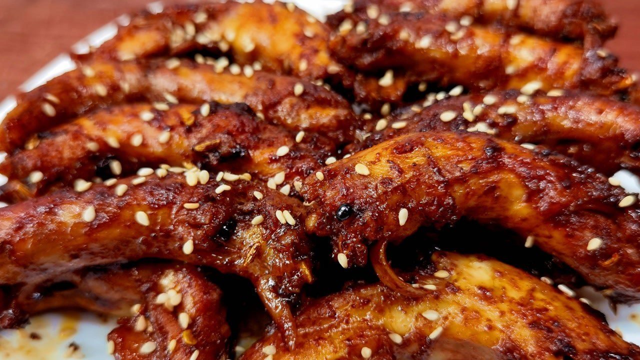 鸡脖这样做实在是香,香辣过瘾又入味,好吃到舔手指,做法超简单