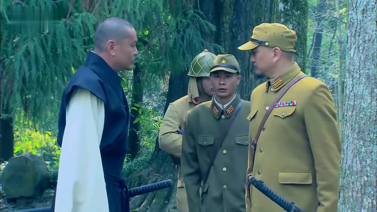 独立连内奸露出马脚,见势不妙竟想逃,连长一刀解决他