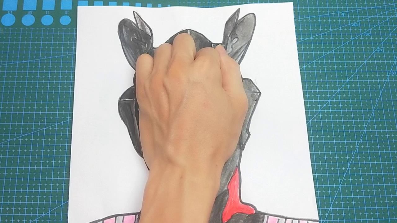 挑战用手掌放在普通纸手绘黑暗赛罗奥特曼,简单好玩帅气的手势画