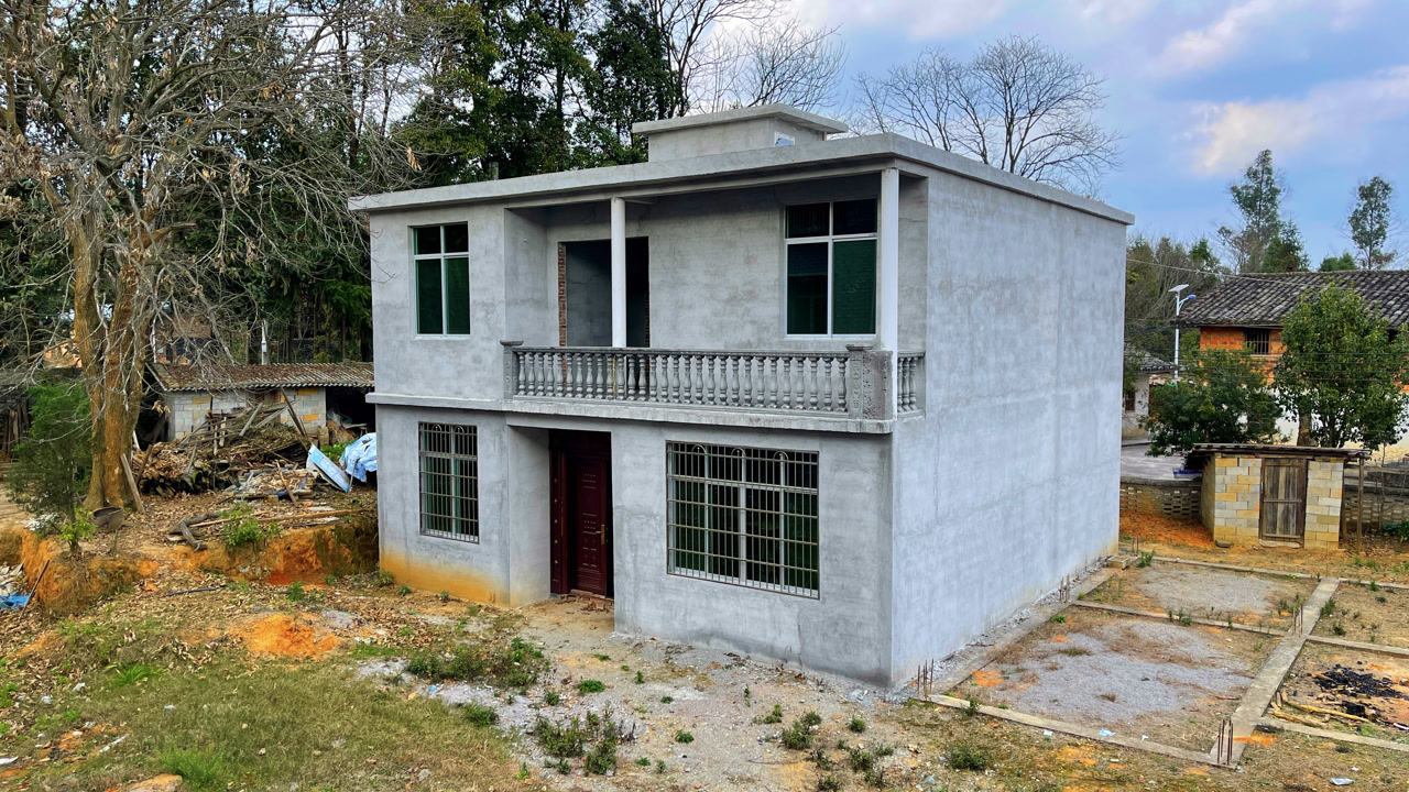 农村00后打工7年,寄回30万宅基地建房,没想到回来一看却傻眼了