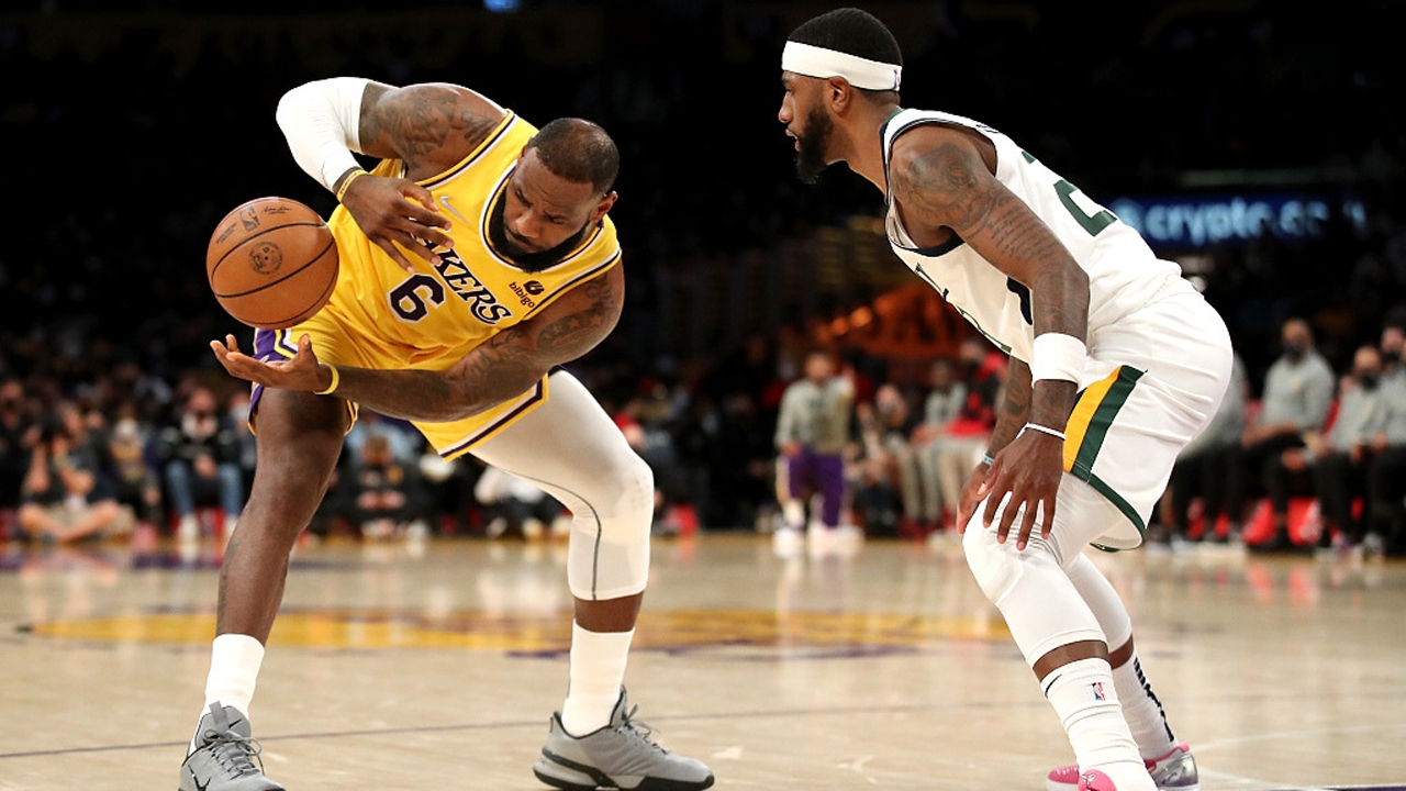 28日NBA早知道 格林签约TNT搭档奥尼尔詹姆斯膝盖酸痛休战一场