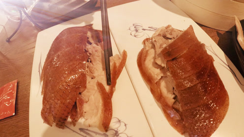 200块吃了只电烤鸭 饼子沾白糖还夹着哈密瓜