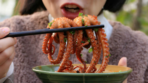 八爪鱼这样吃才叫爽,一口一条腿,一人吃4条,真解馋