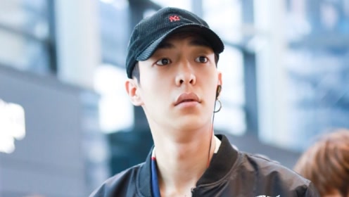 我的妈耶,卜凡wink完自己笑个不停哈哈哈,太可爱了