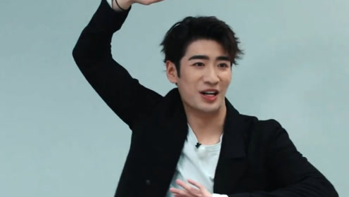 丰楚轩牛超方言对话,一本正经,超好笑