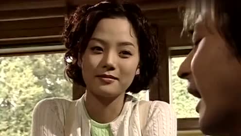 简 介:韩剧《爱上女主播》学长与善美冷战,学长冷漠对待善美未发现善