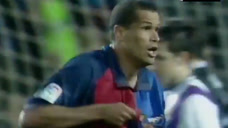 射术一流！巴萨球星里瓦尔多这个倒勾和中场吊门哪个更精彩？