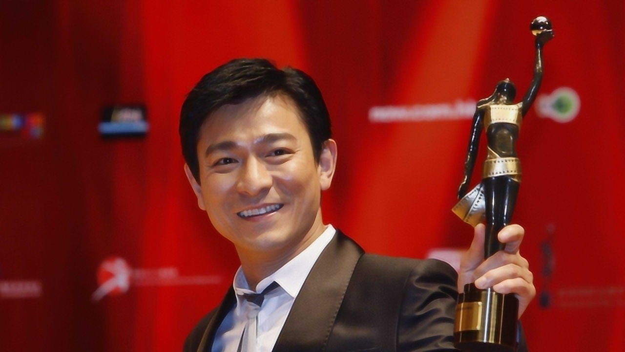 盘点微博粉丝过亿的娱乐圈明星,谢娜粉丝1.25亿,杨幂粉丝1.06亿