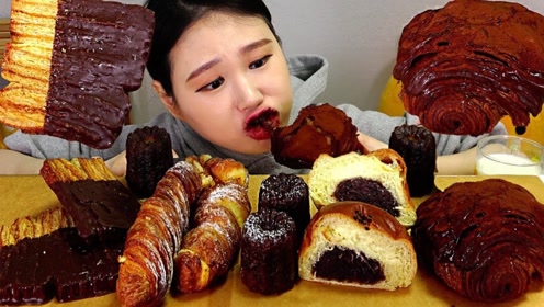 韩国大胃王卡妹,吃脏脏包 面包,大口大口地吃,吃得太过瘾了