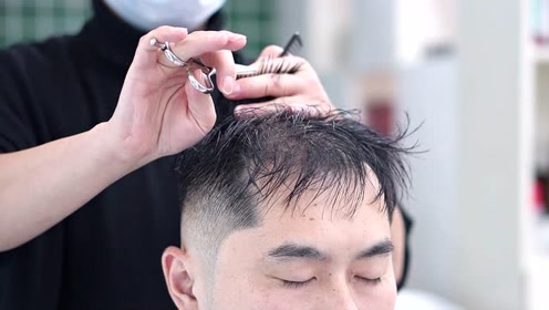 男士发型头顶头发稀少细软,这款三面推渐变飞机头,简单利落百搭