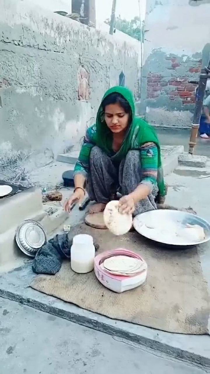 不要觉得埋汰这已经很干净了,她们认为脚比手干净,不忍直视