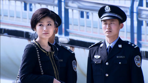 承认错误,下秒被警察带走时 间:2021-04-30上传者:宅剧小哥哥电视剧