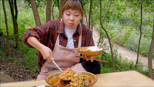 0:08:19时 间:昨天上传者:颜儿美食简 介:秋妹今天吃红烧肥肠,配上