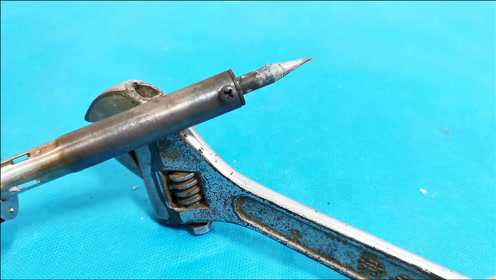 这样简单处理,比新买的还好用0:02:15电线烫锡