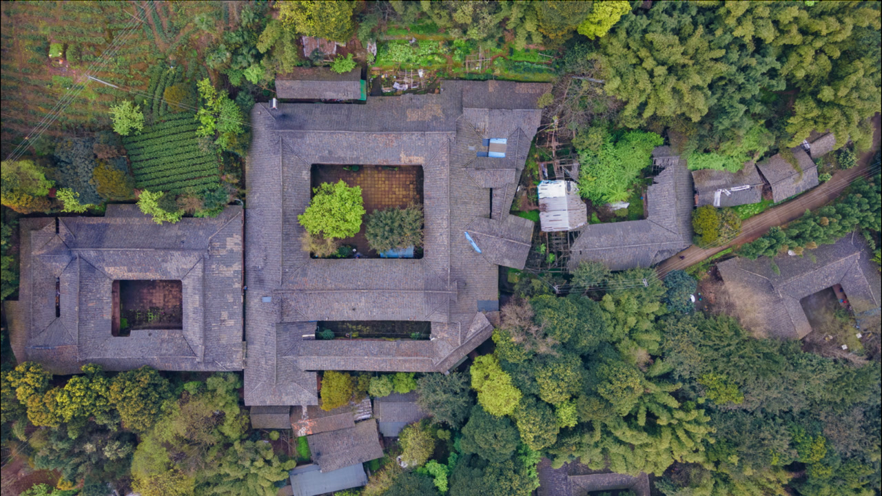 深藏于邛崃花楸山中的李家大院