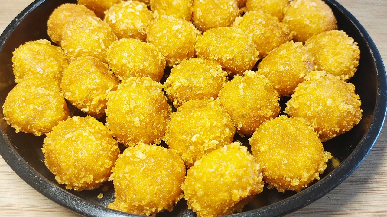 用南瓜炸丸子,没想到这么简单,教你正确做法,个个金黄酥脆又软糯