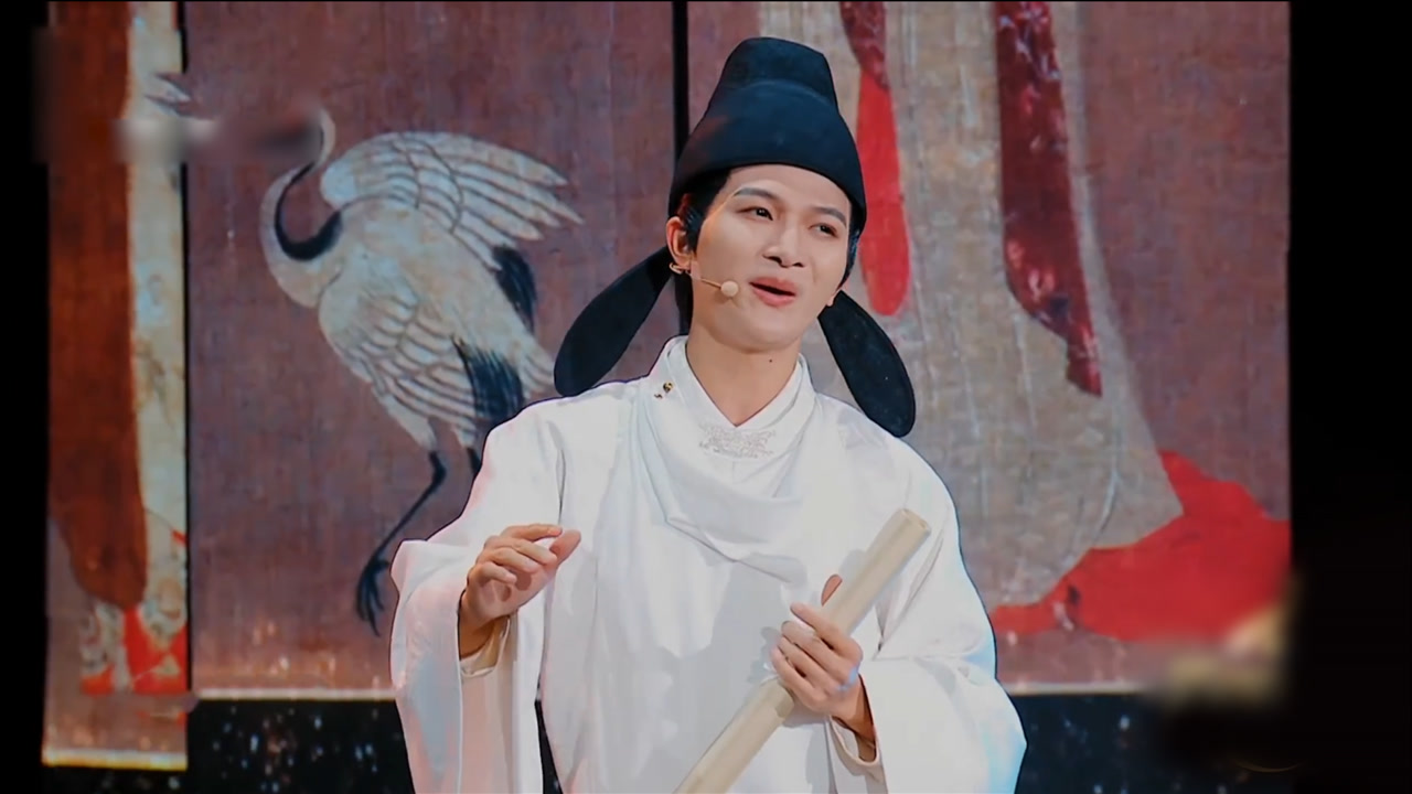 周深七夕晚会再唱《画绢》,治愈嗓音一出,瞬间就令人沉醉其中!