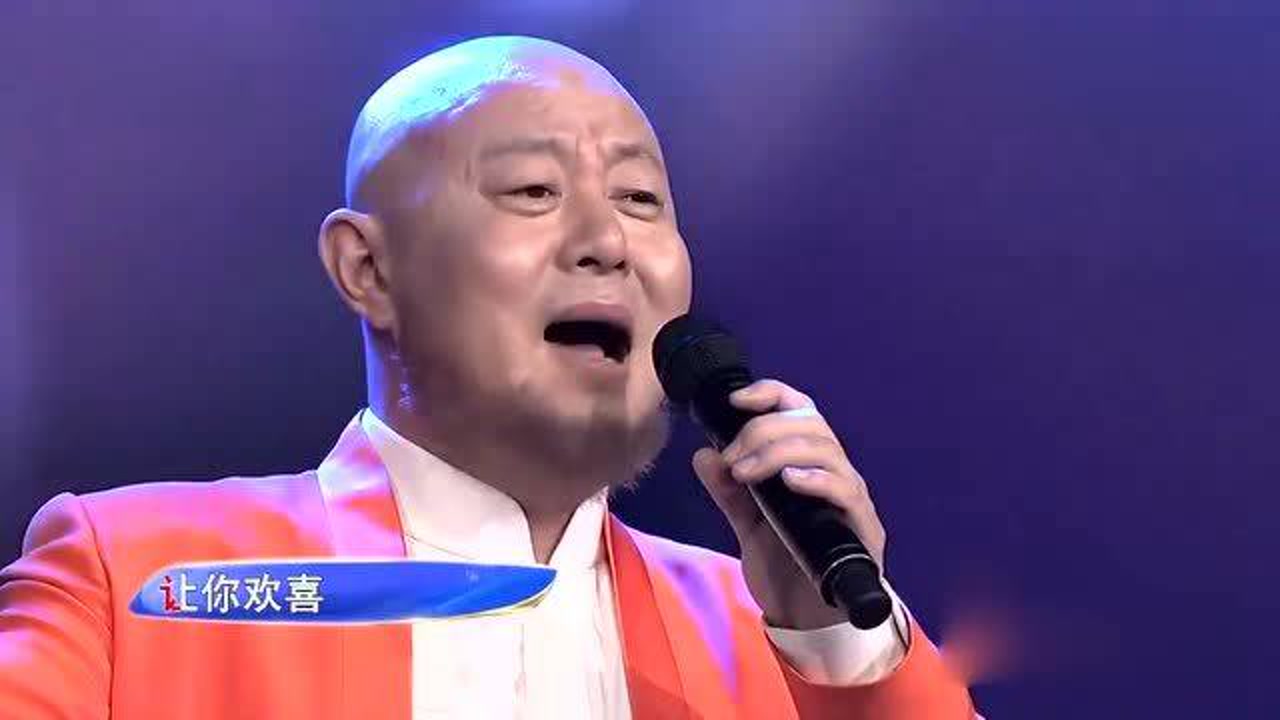 火凤演唱《老婆老婆我爱你》为有情人唱出爱的心声,十分动听!