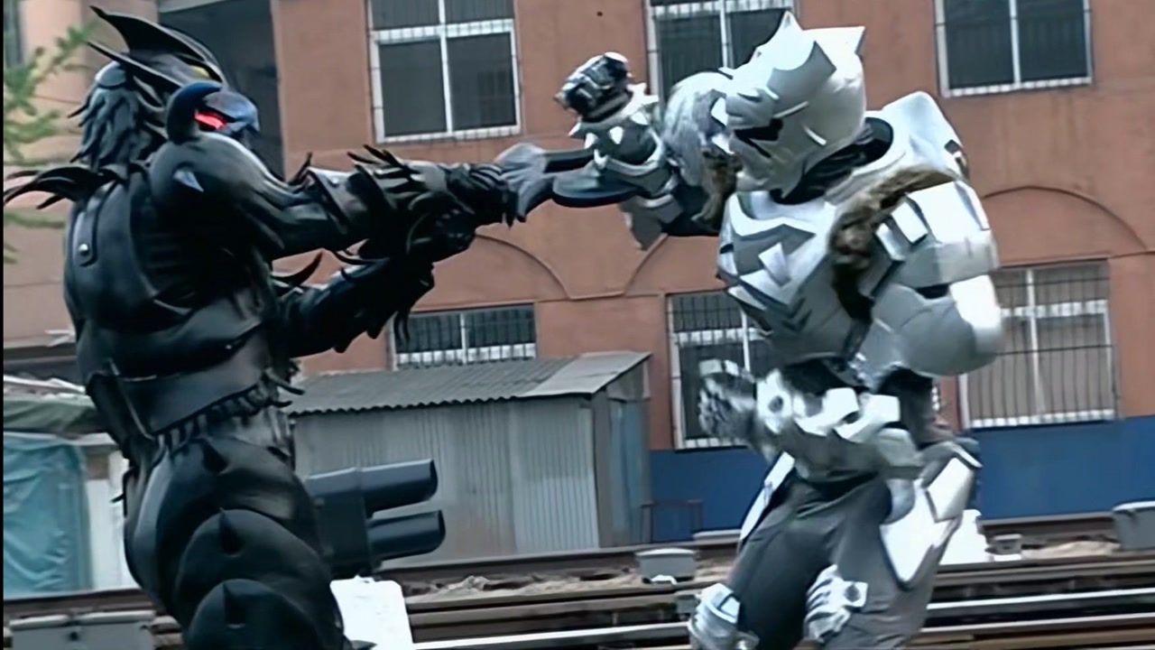 铠甲勇士:雪獒重创恶木