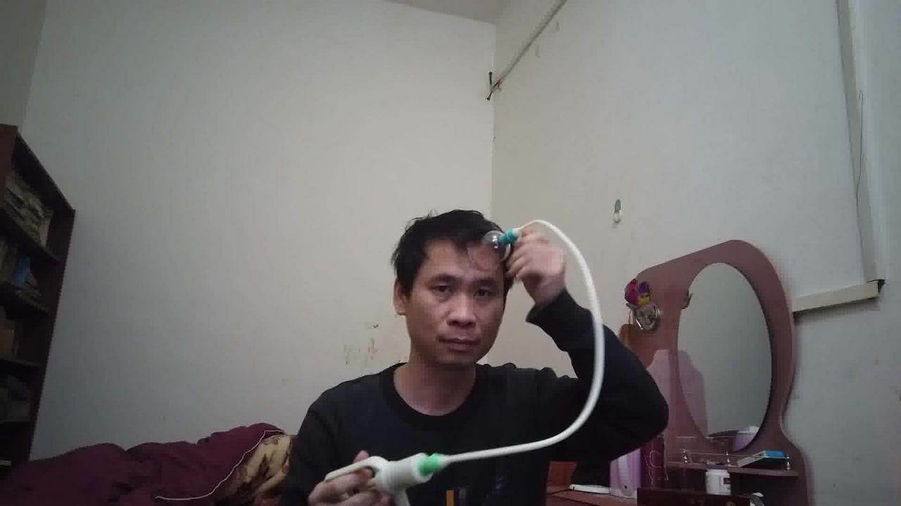 大号拔罐器往额头吸三分钟是什么体验?女人都不敢这么做