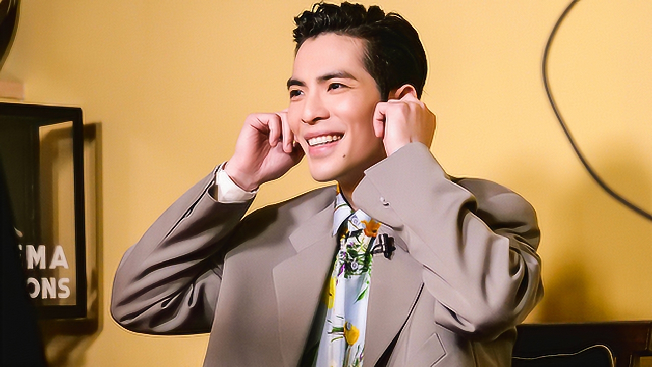 萧敬腾暖心选歌《太阳》 要相信不就之后就能看到阳光