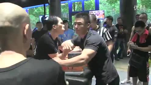 企鹅平台首发腕相撲世界一決勝 腾讯视频