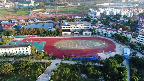 南腊中学校园风光