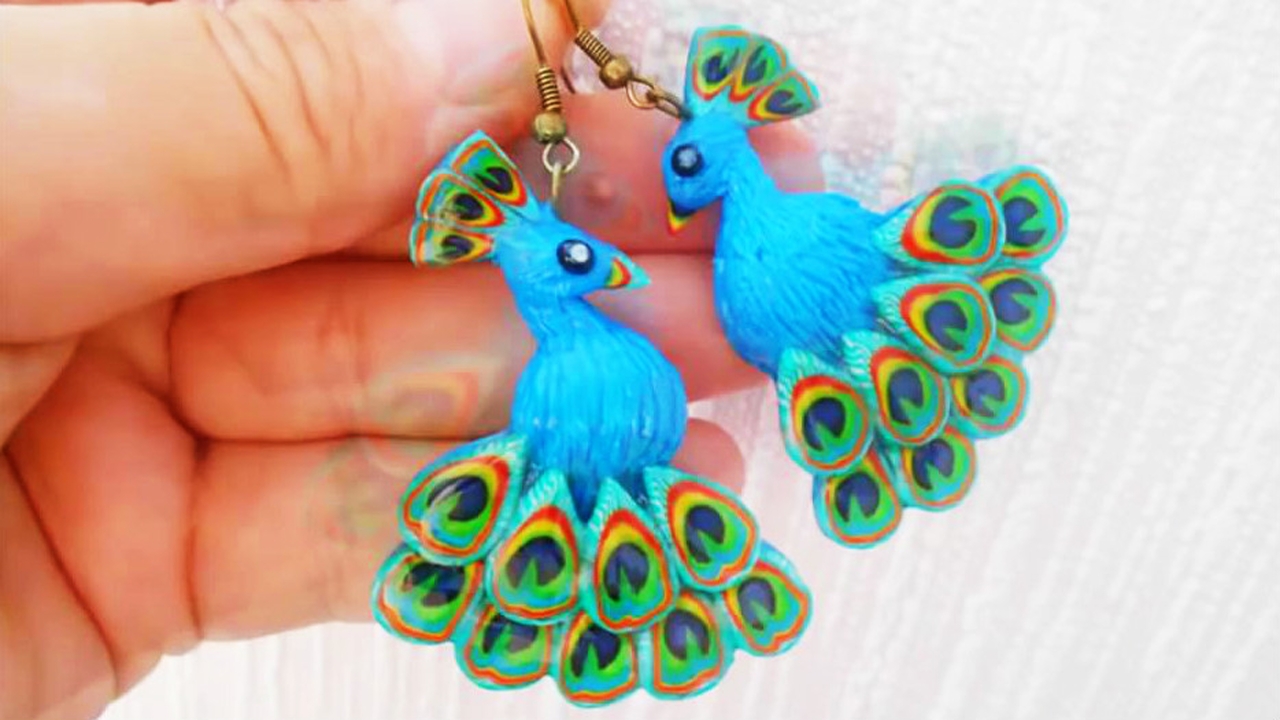 diy创意手工粘土软陶制作漂亮的孔雀耳环