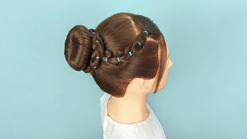 来学两款小女孩丸子头发型 六一给女儿扎上去跳舞漂亮又吸睛