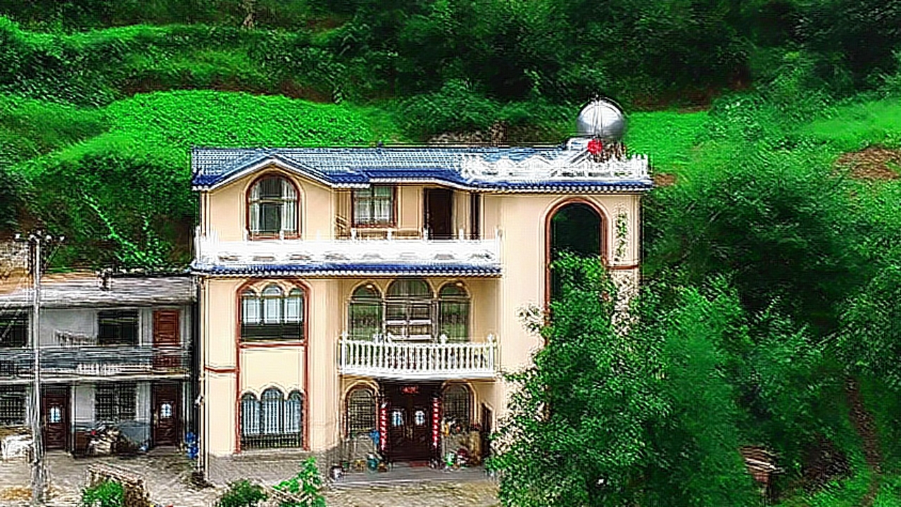 贵州一村民在当地煤矿上班盖了一栋豪华大别墅,挖煤炭工资真高