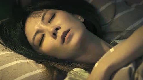 竟然做这种事情,结果美女早上起床直接尴尬死了0:01:03简 介:美女睡觉