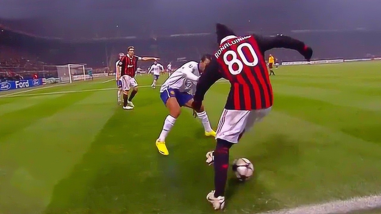 花样百出的过人,就像是在踢街头足球,让人看得如此陶醉