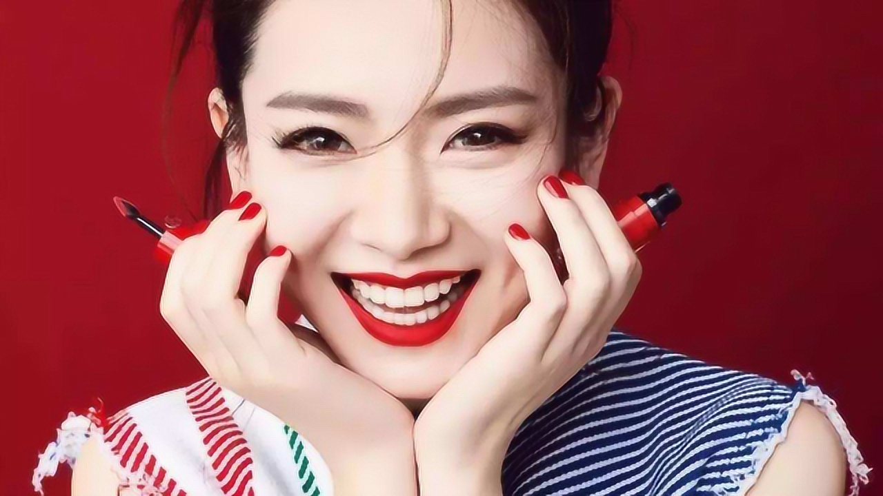 为啥明星的牙齿都这么白?看清戚薇用的神器,瞬间就惊呆了