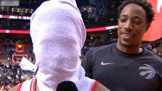 NBA轻松时刻：看看猛龙洛瑞的一些神经操作，这是个憨憨！
