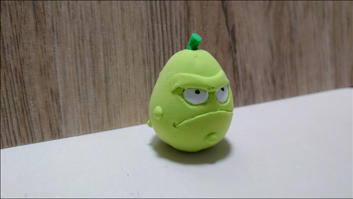 用粘土来做《植物大战僵尸》中,超凶的窝瓜,这个眼神真的有杀气